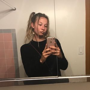 Meet your Posher, Abbe